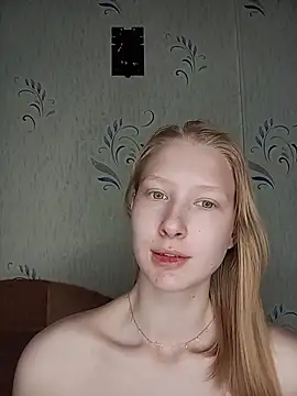 Snapshot of Tanya_Savel chatting on 05-18-26, 01:06 Tanya Savel online show from 05-18-26, 01:06