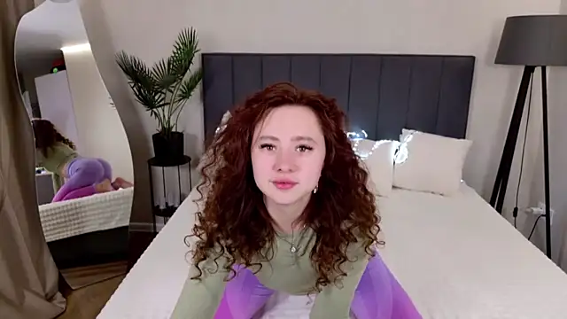 Snapshot of ReginaRose chatting on 04-13-26, 09:02 ReginaRose online show from 04-13-26, 09:02