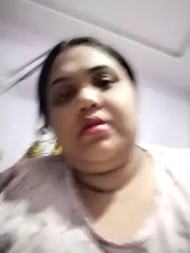 Snapshot of hotsilk21 chatting on 04-28-26, 05:39 hotsilk21 online show from 04-28-26, 05:39