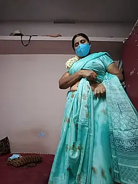 Snapshot of Tamilaunty35 chatting on 06-17-26, 04:17 Tamilaunty35 online show from 06-17-26, 04:17