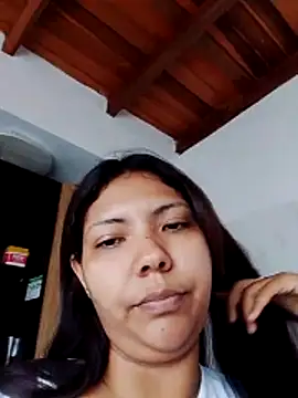 Snapshot of Izel_ chatting on 04-17-26, 06:11 Izel online show from 04-17-26, 06:11