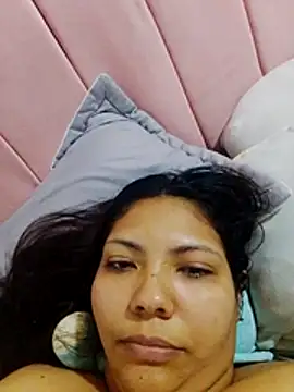 Snapshot of Izel_ chatting on 05-03-26, 10:02 Izel online show from 05-03-26, 10:02