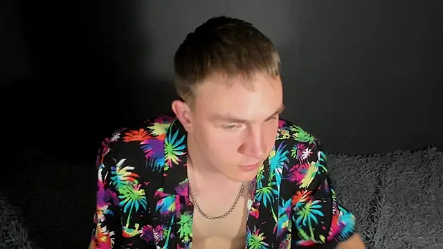 Snapshot of avrions chatting on 04-15-26, 11:27 avrions online show from 04-15-26, 11:27