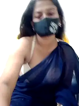 Snapshot of black-woman chatting on 04-11-26, 04:10 black-woman online show from 04-11-26, 04:10