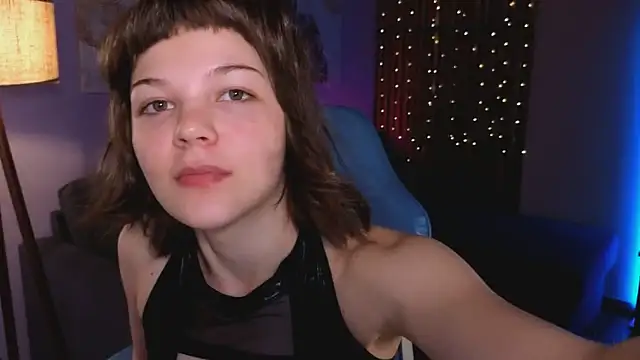 kira naughtly online show from 04-28-26, 03:49