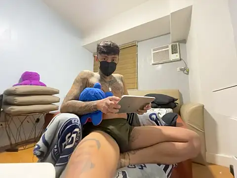 tattoo hottie online show from 04-18-26, 12:18