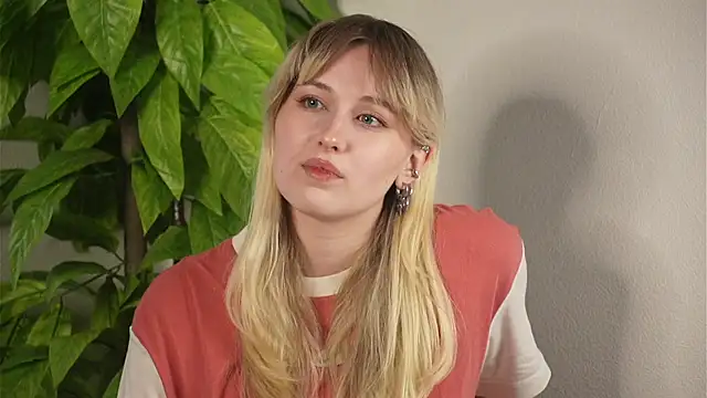 IdaEstel online show from 04-11-26, 08:29