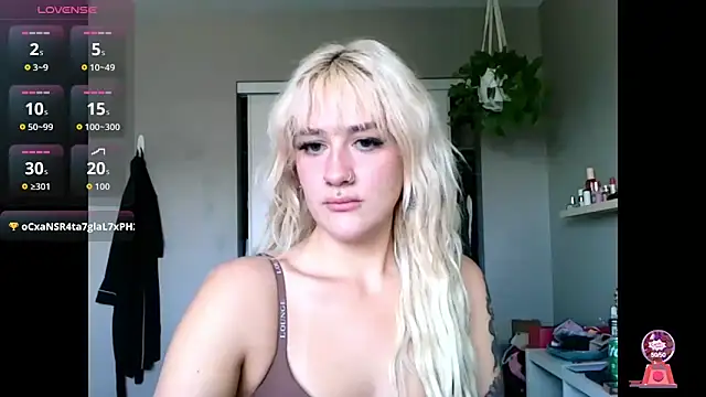 Snapshot of BettyBadNews chatting on 05-19-26, 05:31 BettyBadNews online show from 05-19-26, 05:31