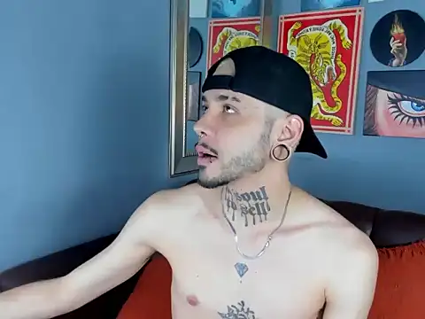Snapshot of Murdockk chatting on 05-15-26, 01:14 Murdockk online show from 05-15-26, 01:14