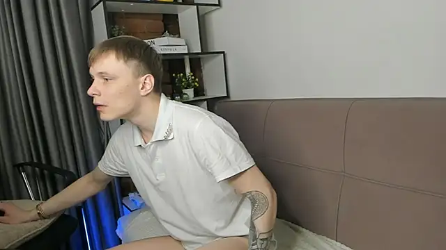 Snapshot of TwinkWhite chatting on 04-21-26, 09:54 TwinkWhite online show from 04-21-26, 09:54
