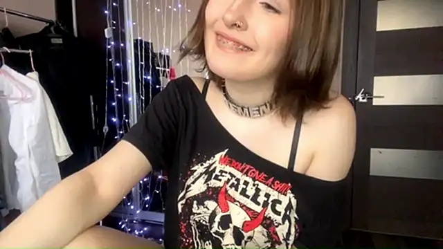 virusDoll online show from 04-28-26, 09:35
