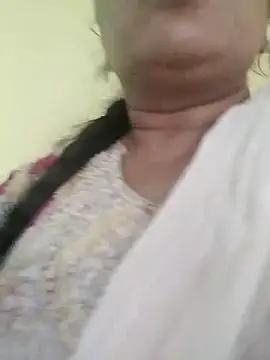Snapshot of Monika_telugu_queen chatting on 05-08-26, 12:09 Monika telugu queen online show from 05-08-26, 12:09