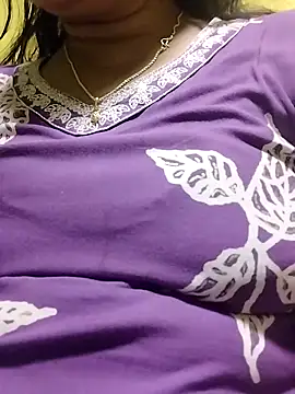 Snapshot of Monika_telugu_queen chatting on 04-30-26, 01:29 Monika telugu queen online show from 04-30-26, 01:29