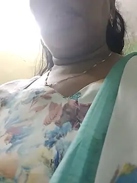 Snapshot of Monika_telugu_queen chatting on 07-05-26, 04:25 Monika telugu queen online show from 07-05-26, 04:25