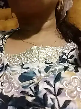 Snapshot of Monika_telugu_queen chatting on 05-19-26, 08:05 Monika telugu queen online show from 05-19-26, 08:05