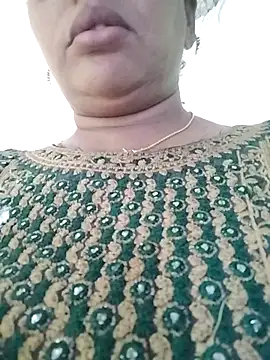 Snapshot of Monika_telugu_queen chatting on 04-28-26, 04:17 Monika telugu queen online show from 04-28-26, 04:17