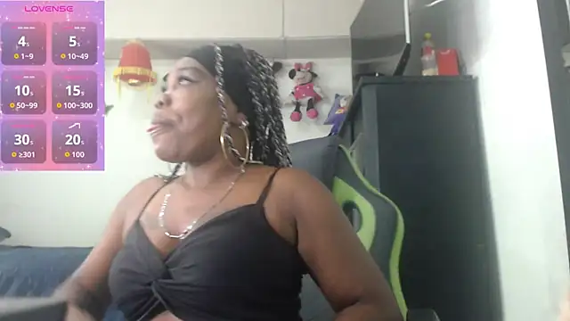 hotbrunettecasandra online show from 10-03-25, 11:56