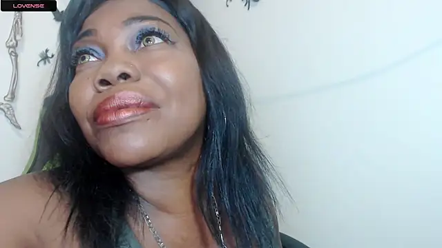 hotbrunettecasandra online show from 10-27-25, 04:52