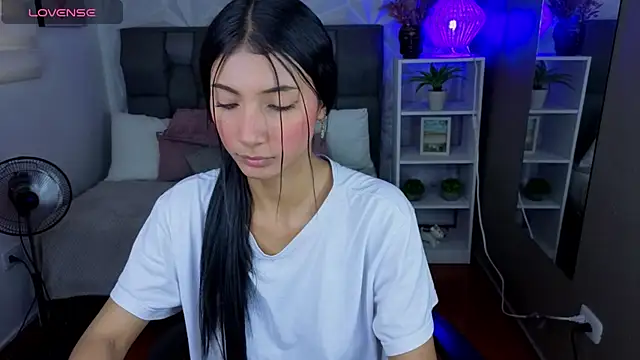 Snapshot of Perlaa_moon_ chatting on 07-07-26, 06:55 Perlaa moon online show from 07-07-26, 06:55
