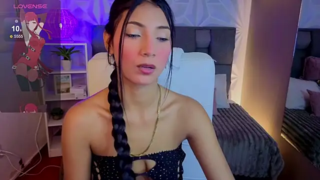 Perlaa moon  online show from 05-27-26, 03:30