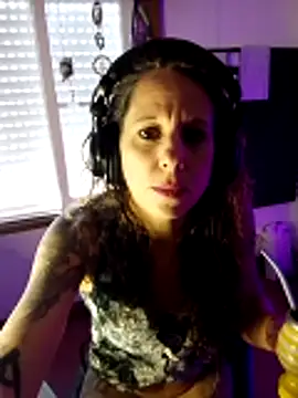 Snapshot of LauKiss chatting on 04-11-26, 07:17 LauKiss online show from 04-11-26, 07:17