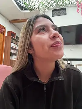 Kimmiebellarie online show from 07-23-26, 01:19