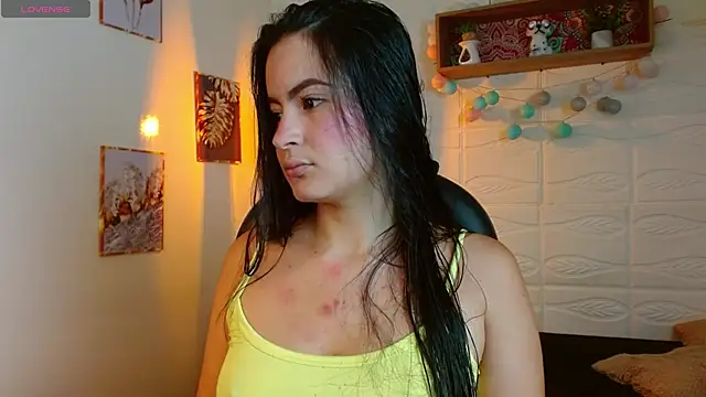 rosaleia  online show from 06-16-26, 04:45