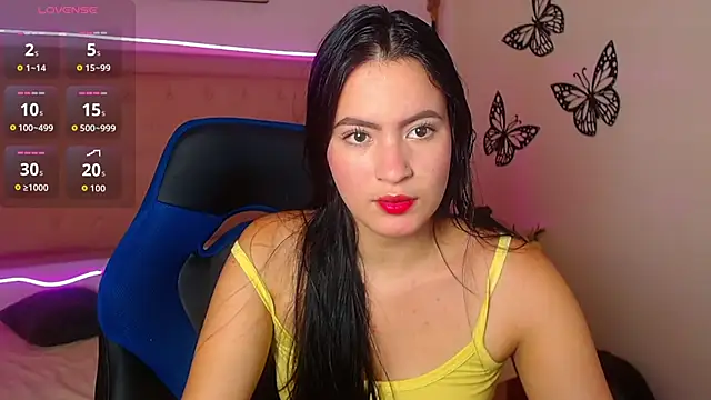 Snapshot of rosaleia_ chatting on 05-28-26, 03:58 rosaleia online show from 05-28-26, 03:58