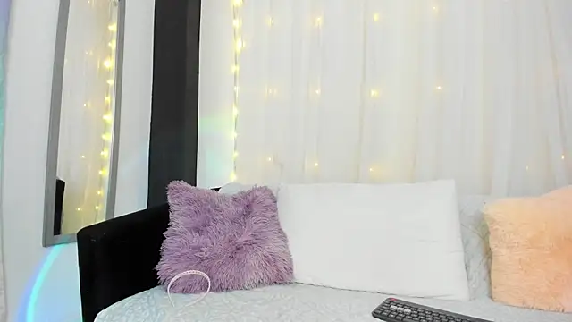 Snapshot of Sofia_Mature_ chatting on 06-11-26, 11:13 Sofia Mature online show from 06-11-26, 11:13