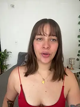 Snapshot of Mari_Rouse chatting on 05-21-26, 12:13 Mari Rouse online show from 05-21-26, 12:13