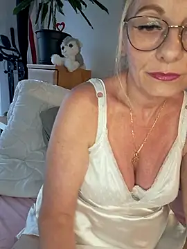 Blond lady czech online show from 07-01-26, 05:46