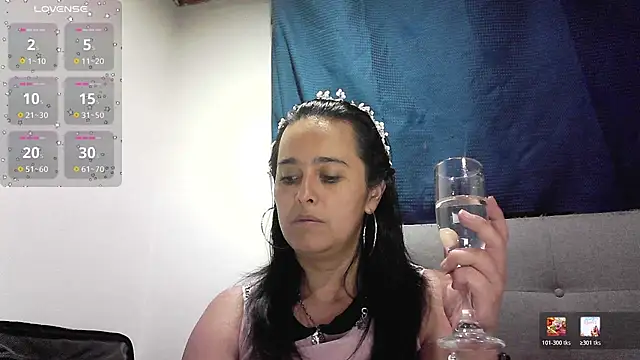 Snapshot of Estefany-magic chatting on 06-21-26, 02:28 Estefany-magic online show from 06-21-26, 02:28