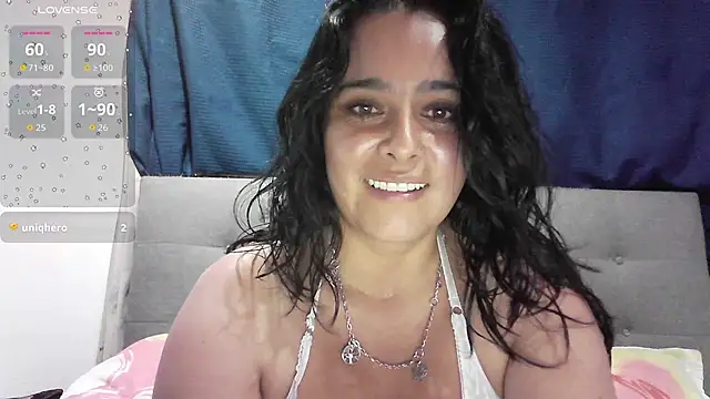Snapshot of Estefany-magic chatting on 06-27-26, 02:17 Estefany-magic online show from 06-27-26, 02:17