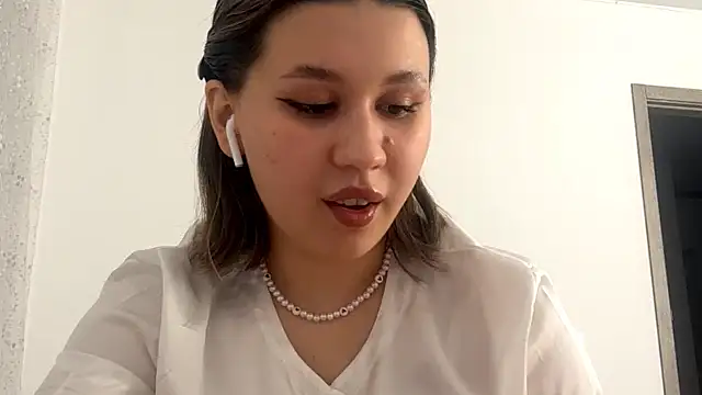 Snapshot of CharmyForYou chatting on 04-11-26, 05:49 CharmyForYou online show from 04-11-26, 05:49