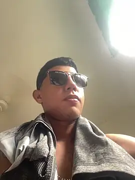 Snapshot of lohan769 chatting on 04-11-26, 06:11 lohan769 online show from 04-11-26, 06:11