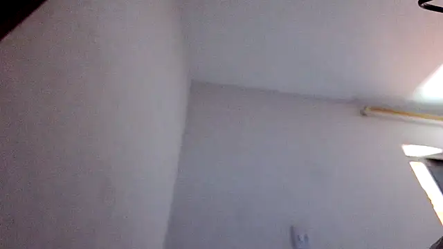 Snapshot of andrew_1520 chatting on 10-15-25, 06:16 andrew 1520 online show from 10-15-25, 06:16