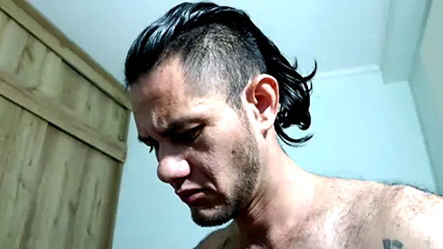 Snapshot of andrew_1520 chatting on 11-06-25, 01:42 andrew 1520 online show from 11-06-25, 01:42