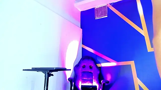 Molly Spears  online show from 05-07-26, 12:30
