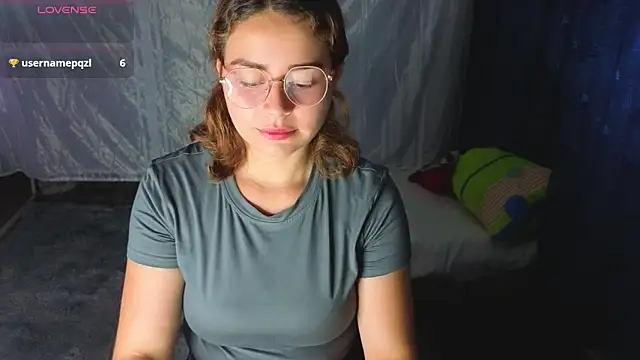 Snapshot of sweetdia_b chatting on 06-11-26, 02:11 sweetdia b online show from 06-11-26, 02:11