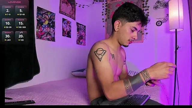 Snapshot of JaxJinx chatting on 04-27-26, 01:58 JaxJinx online show from 04-27-26, 01:58