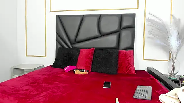 Flor pink online show from 04-15-26, 03:34