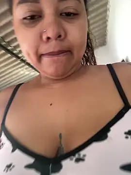 Snapshot of Ninibella chatting on 05-16-26, 12:04 Ninibella online show from 05-16-26, 12:04