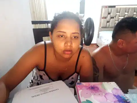 Snapshot of Ninibella chatting on 06-19-26, 02:39 Ninibella online show from 06-19-26, 02:39