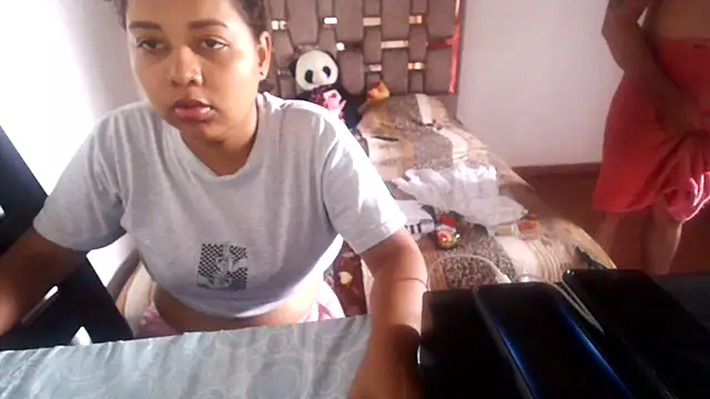 Snapshot of Ninibella chatting on 05-25-26, 05:33 Ninibella online show from 05-25-26, 05:33