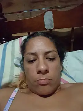 Snapshot of melysexy chatting on 06-13-26, 02:42 melysexy online show from 06-13-26, 02:42