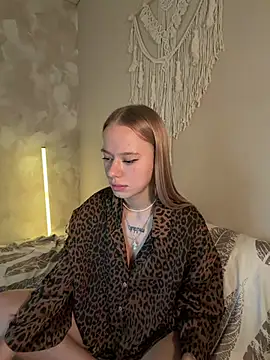 leyaaftermidnight online show from 04-15-26, 10:54