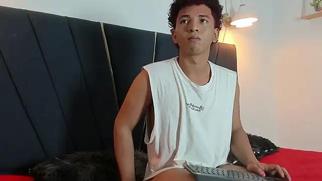 Snapshot of lio_cum23 chatting on 04-14-26, 07:02 lio cum23 online show from 04-14-26, 07:02