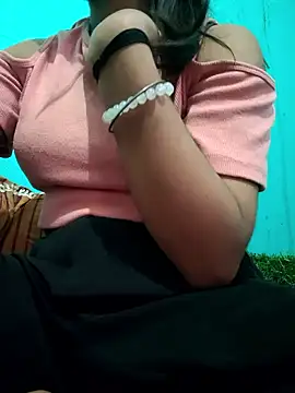 Snapshot of Liviya__225__ chatting on 04-15-26, 06:52 Liviya 225 online show from 04-15-26, 06:52