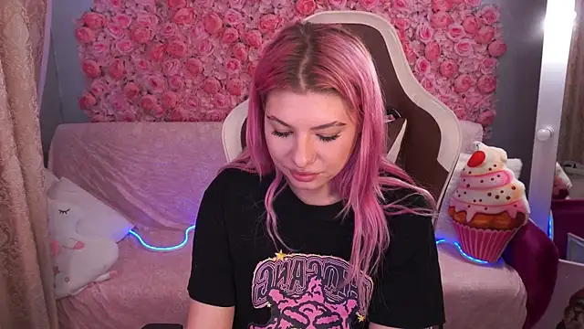 PinkyTrix online show from 05-30-26, 12:44