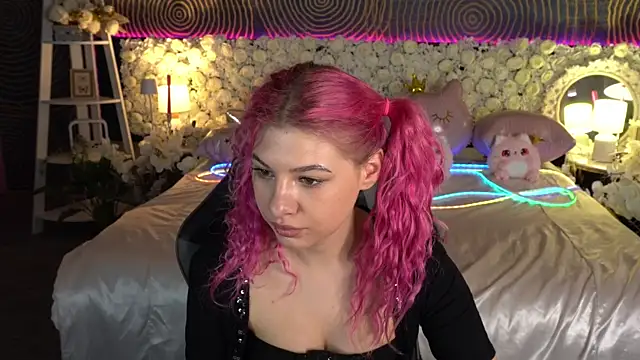 PinkyTrix online show from 05-05-26, 12:52
